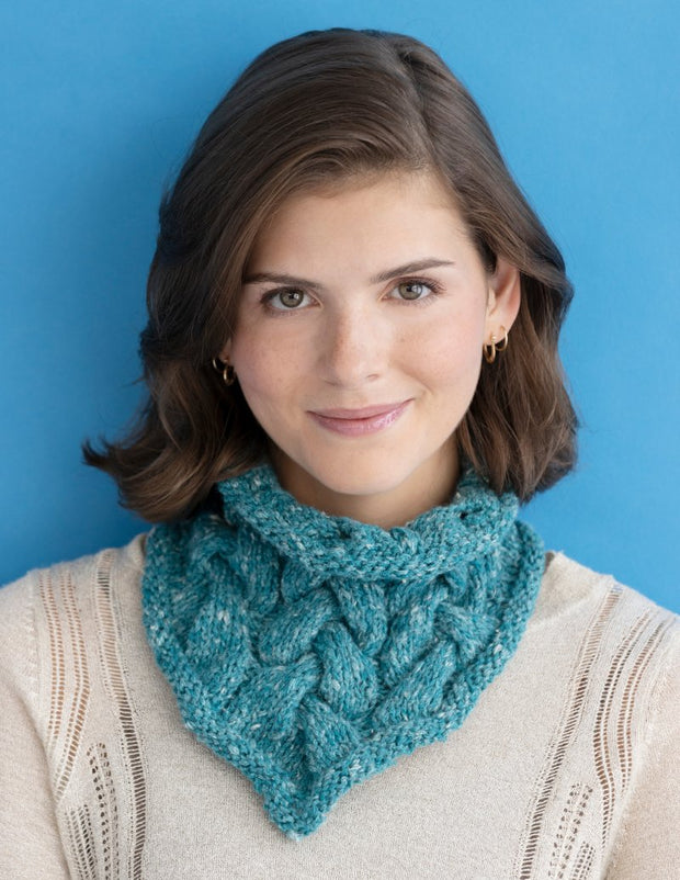 Turquesa Cowl Knitting Pattern by Laura Caruso