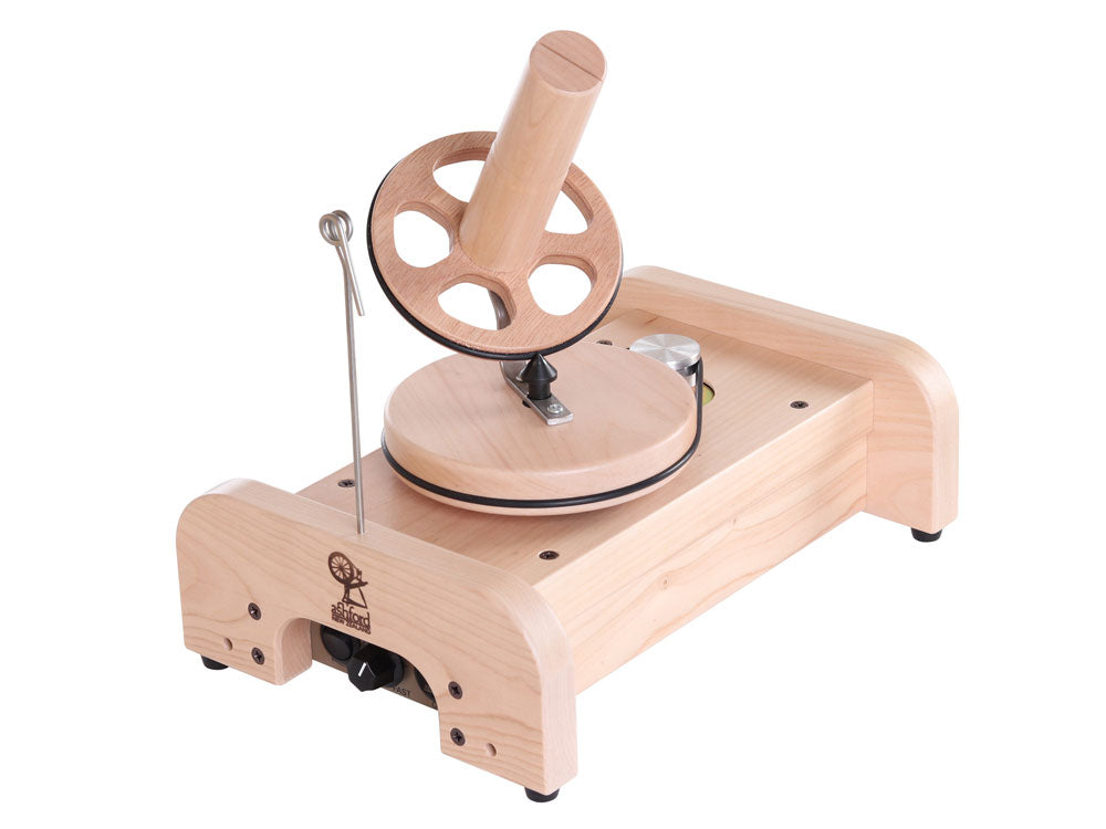 Metal Hand Operated Yarn Winder for Crocheting - High Performance